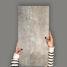 Load image into Gallery viewer, DEVINE COURT